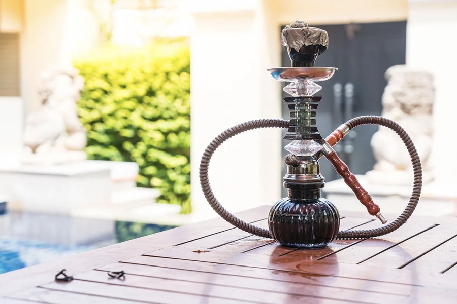 How to Enjoy an Outdoor Shisha Lounge in Dubai Safely